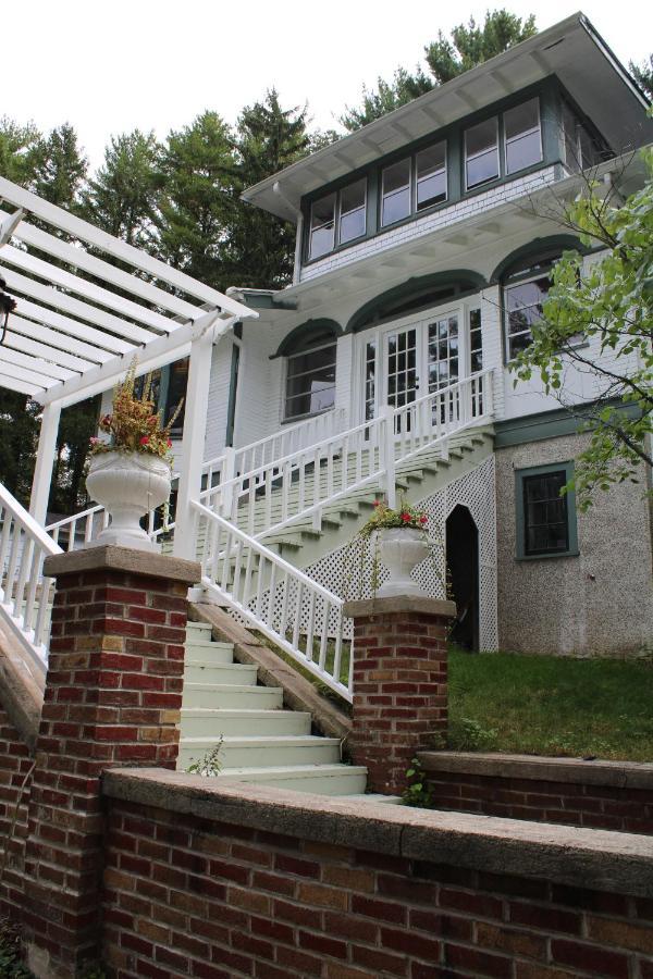 The Hillside B&B. Home W/ Breakfast Service! Wisconsin Dells Exterior photo